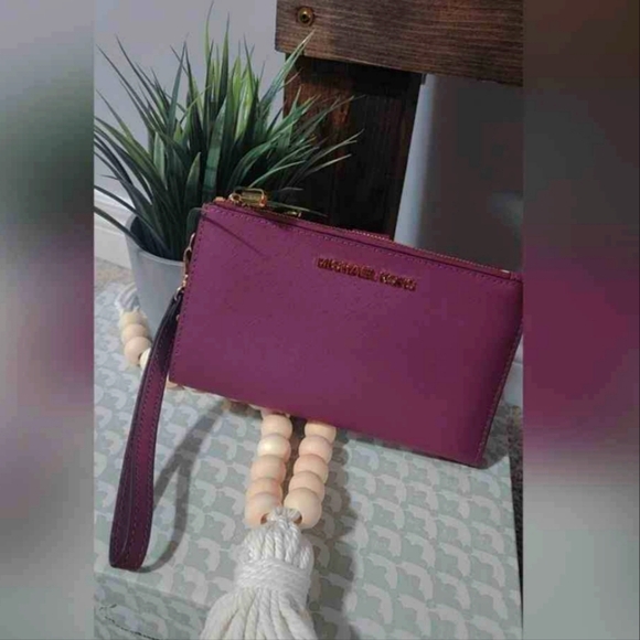 MICHAEL Michael Kors Handbags - Michael Kors wrist wallet